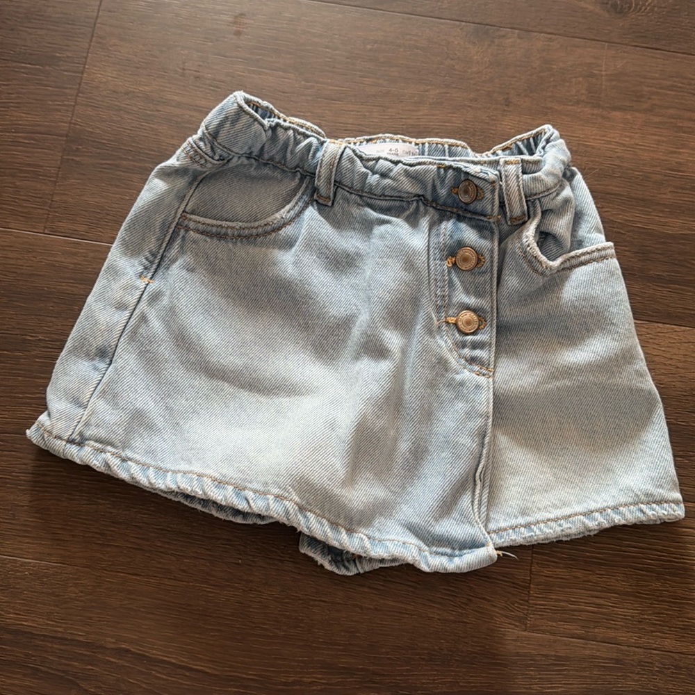 GREAT condition kids Zara skirt - size 4-5 years